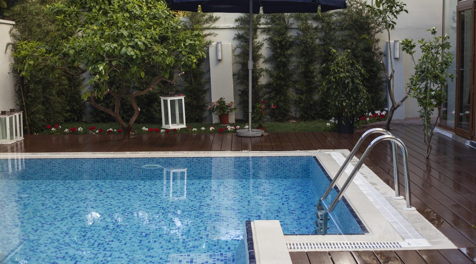 Sleek 1BR in Marina Gate
